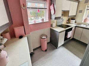 Kitchen- click for photo gallery